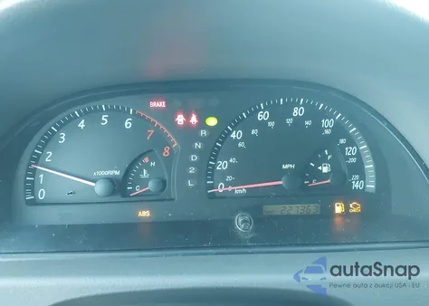 2003 Toyota Camry Le z USA, uszkodzony, nr VIN 4T1BE32K73U229696